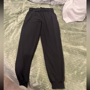 Brand-new Lululemon joggers in perfect condition, never worn! Make offers!!